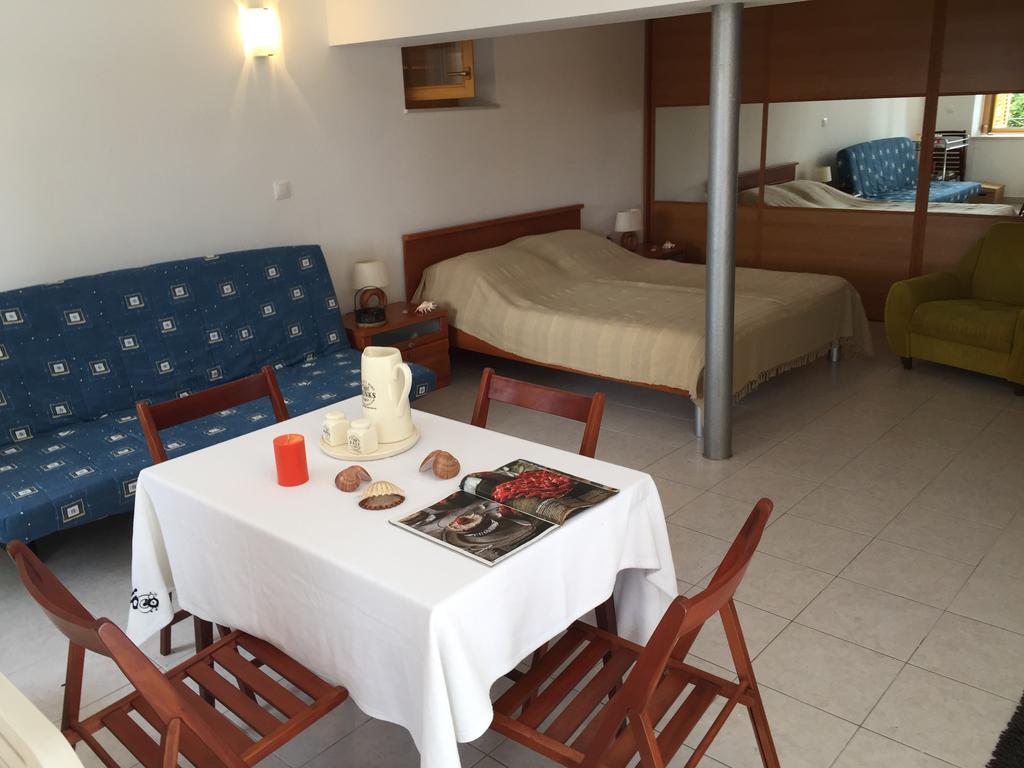 Апартаменти Cozy Place On The Beach Трогір Екстер'єр фото