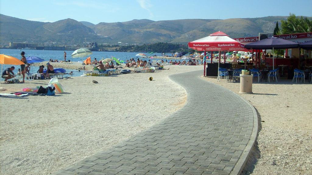 Апартаменти Cozy Place On The Beach Трогір Екстер'єр фото